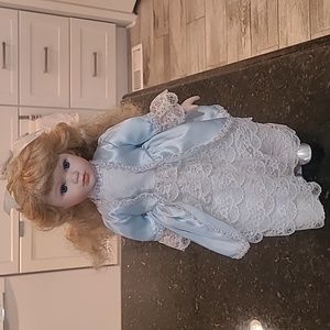 Seymour Mann Connisseur Doll Collections 17" Doll with stand